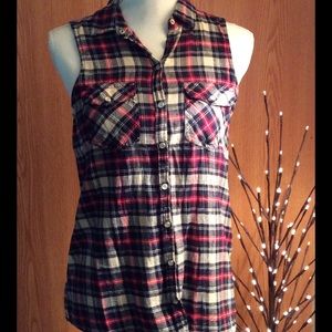 Mudd sleeveless red plaid shirt